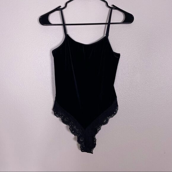 Victoria’s Secret Vintage Black Velour Lace Trim Bottom Cheeky Bodysuit - Picture 1 of 9